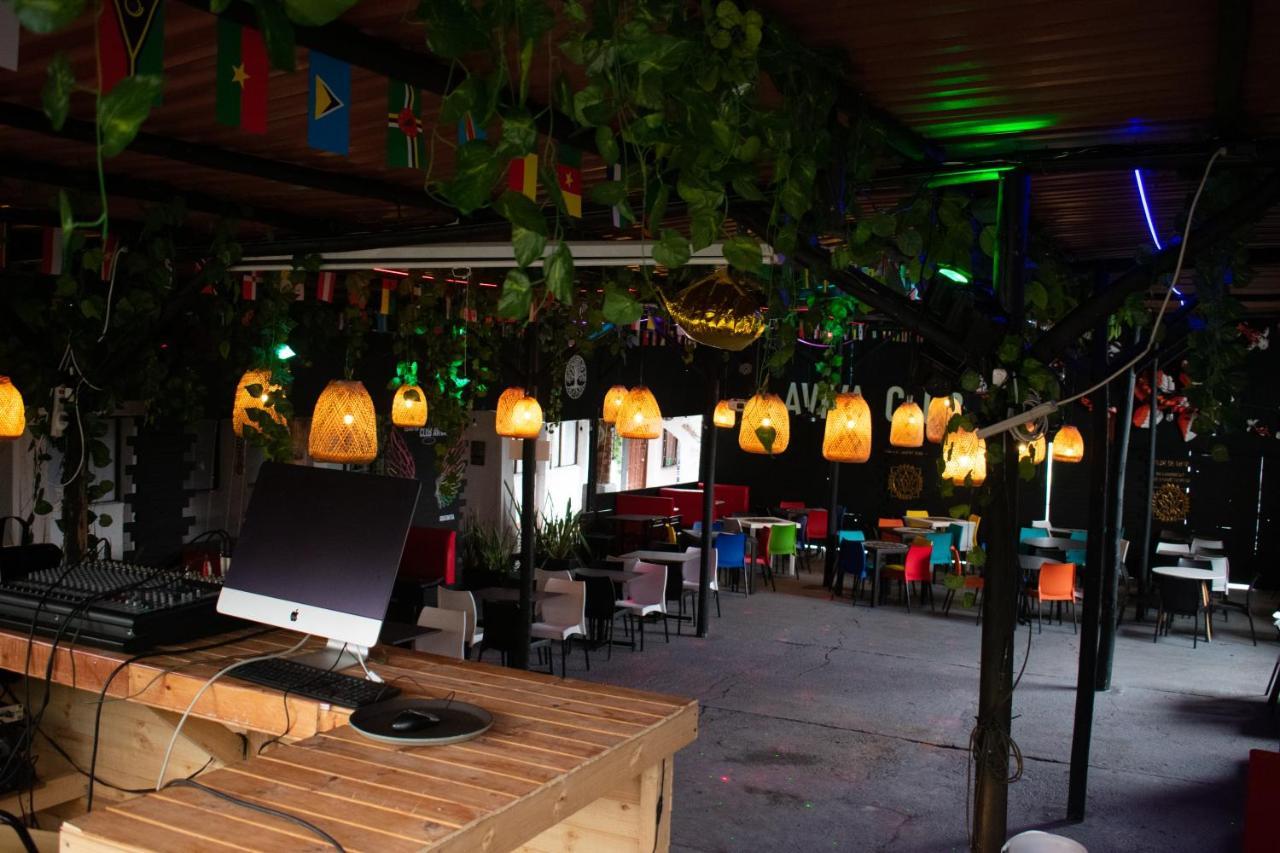 Club Aviva Guatavita - Hostel - Restaurante, Disco & Bar Buitenkant foto